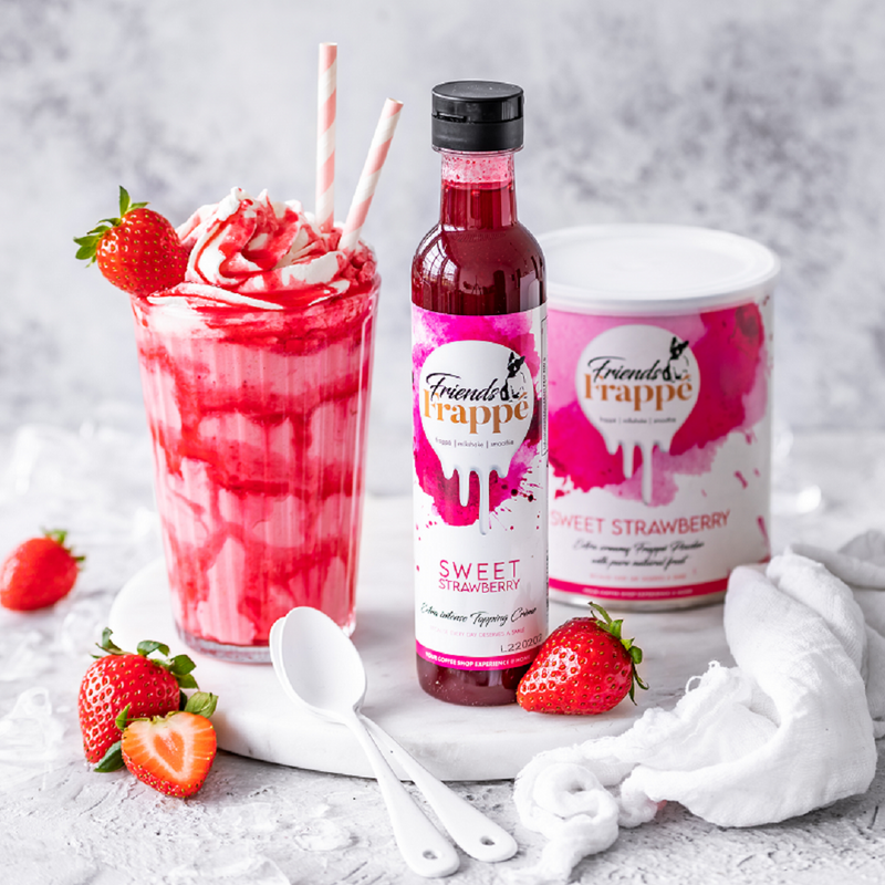 Topping Crème Sweet Strawberry in Komposition mit Mix Pulver und Shake
